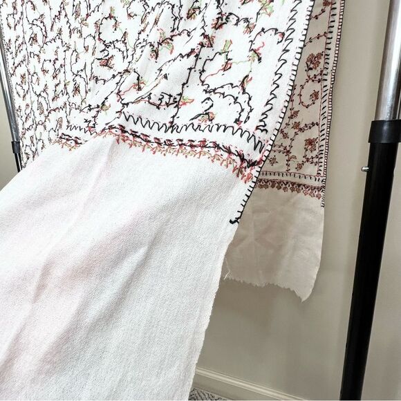 Hand Embroidered Shawl/Pashmina/Scarf/Wrap - Picture 9 of 13